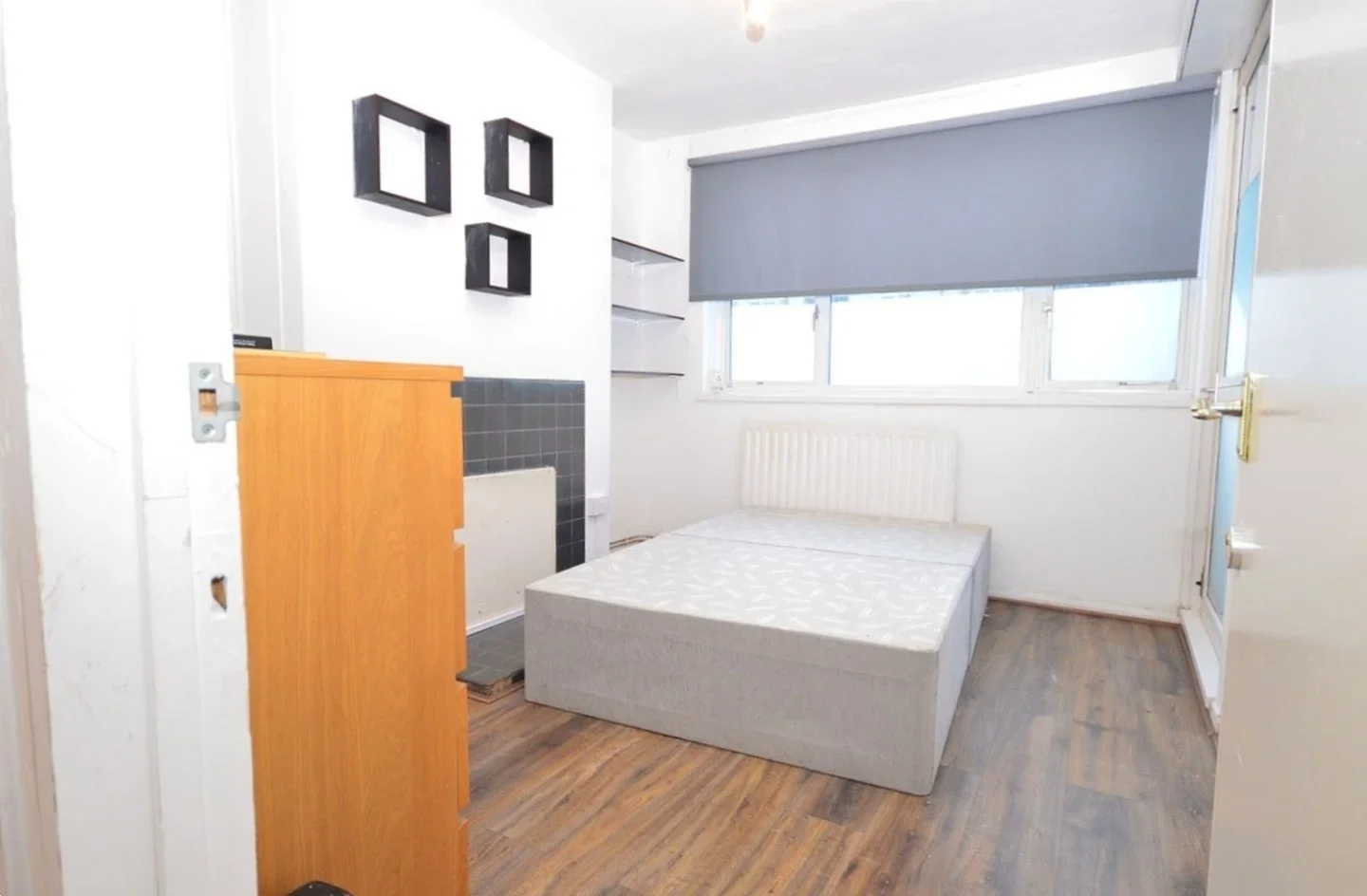 Room Smithy Street in Greater London
