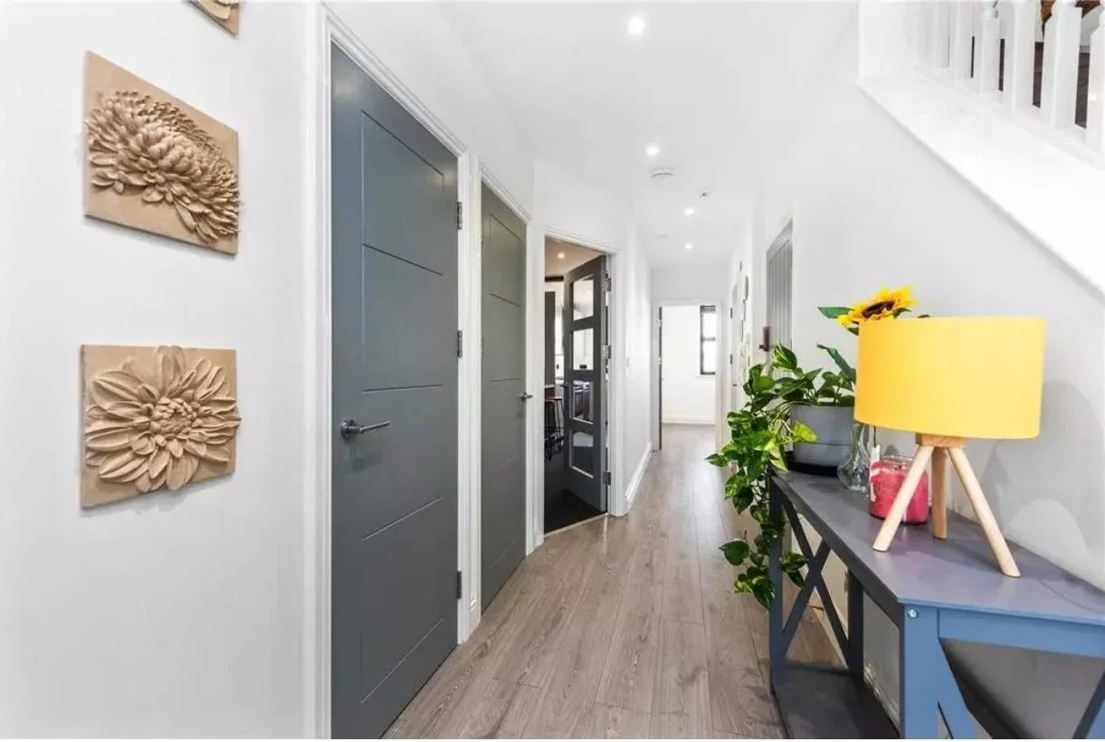 Flat Voss Street in Greater London