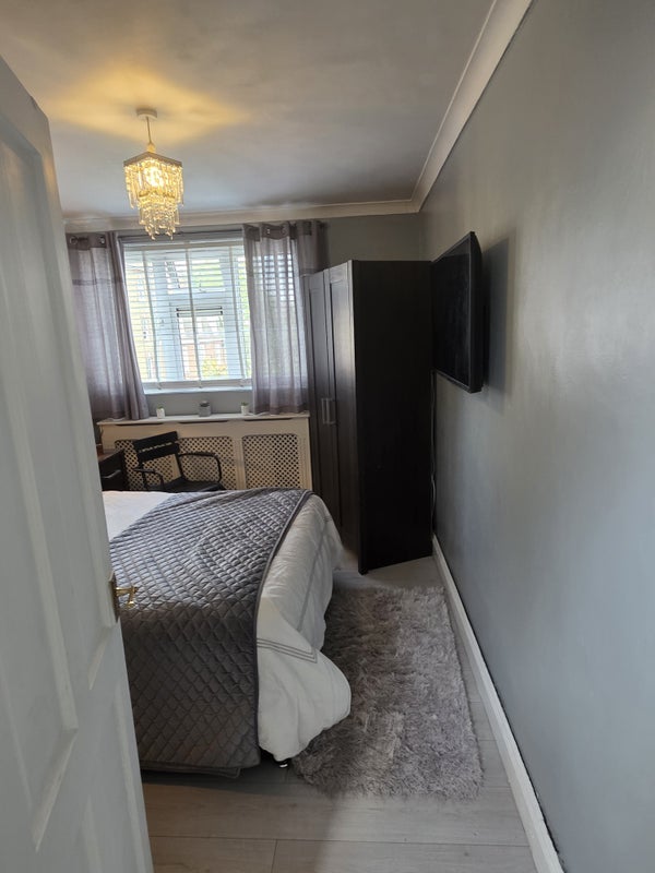 Room Ironmonger Row in Greater London