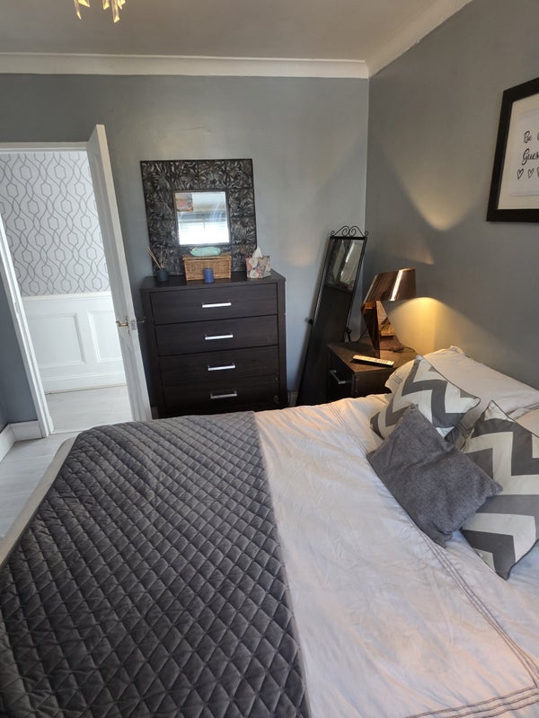 Room Ironmonger Row in Greater London