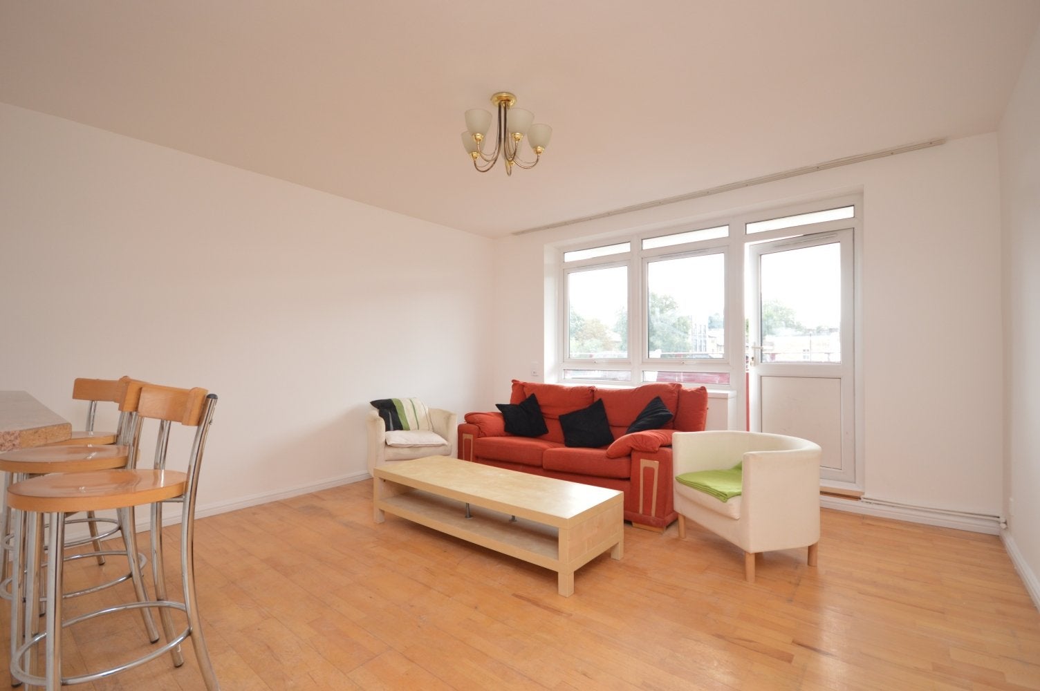 Flat Waller Road in Greater London