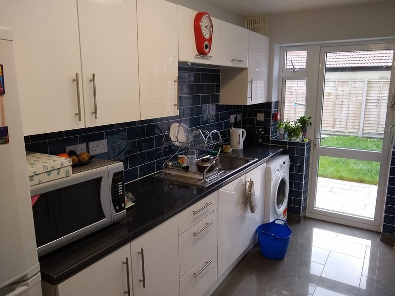 Room Ellesmere Road in Greater London