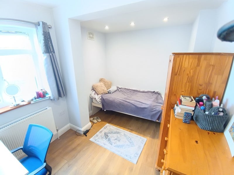 Room Ellesmere Road in Greater London