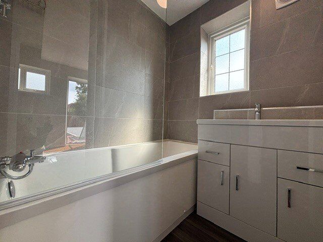 Flat Anjou Crescent in Fareham