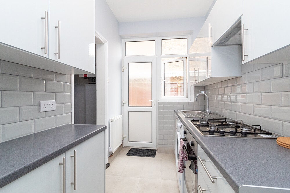 Flat Talbot Road in Greater London