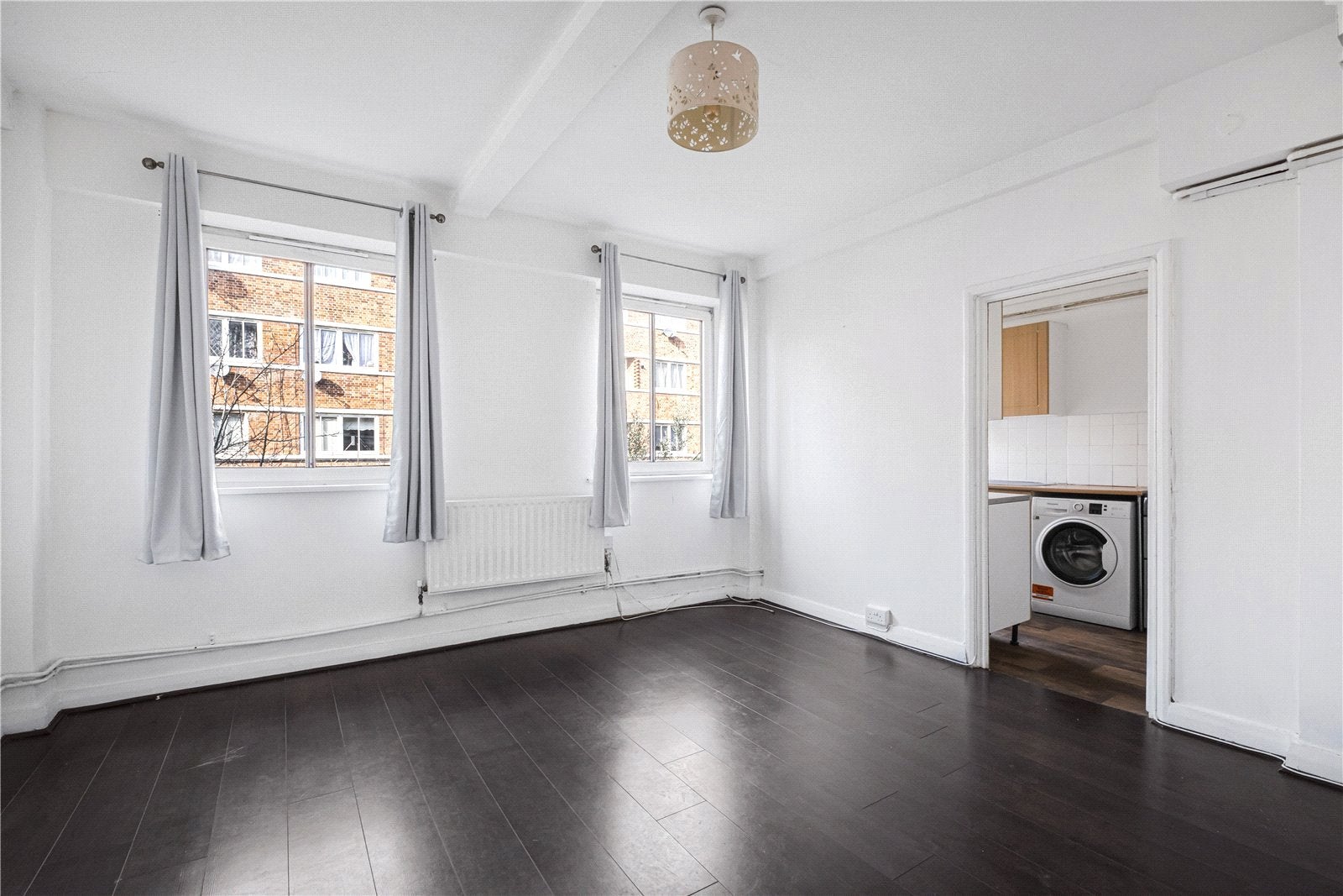 Flat Druid Street in Greater London