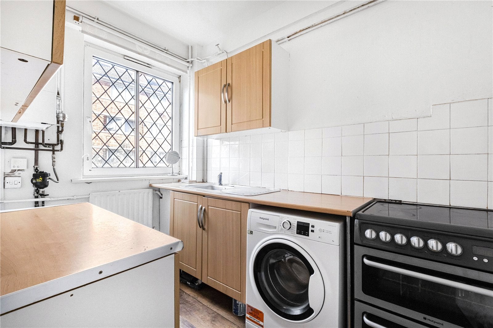 Flat Druid Street in Greater London