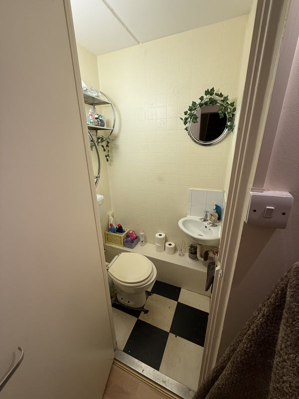 Room Charlotte Despard Avenue in Greater London