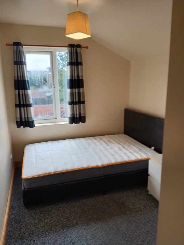 Room Ratcliffe Road in Charnwood