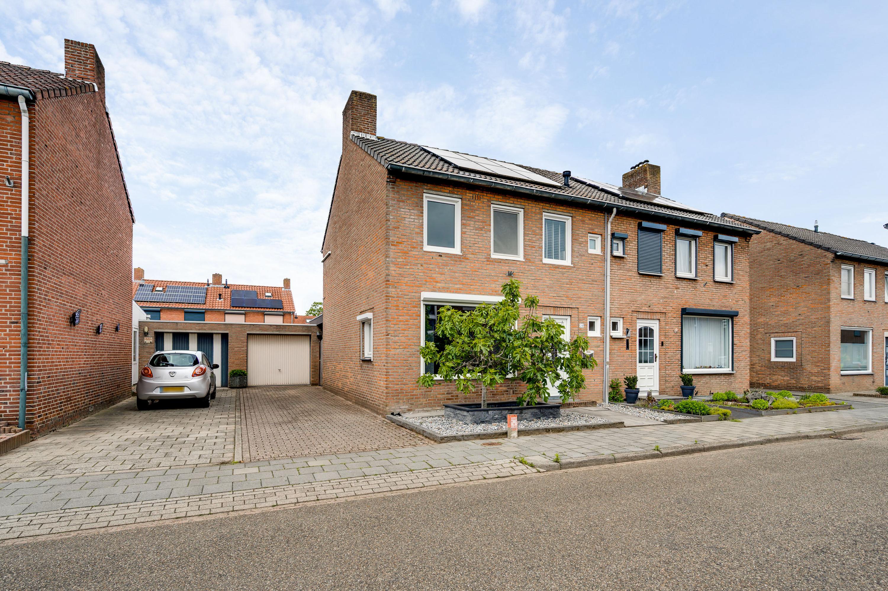 Huis Dokter Meuwissenstraat 28 in Sint Odiliënberg