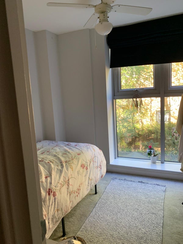 Room Wenlock Road in Greater London