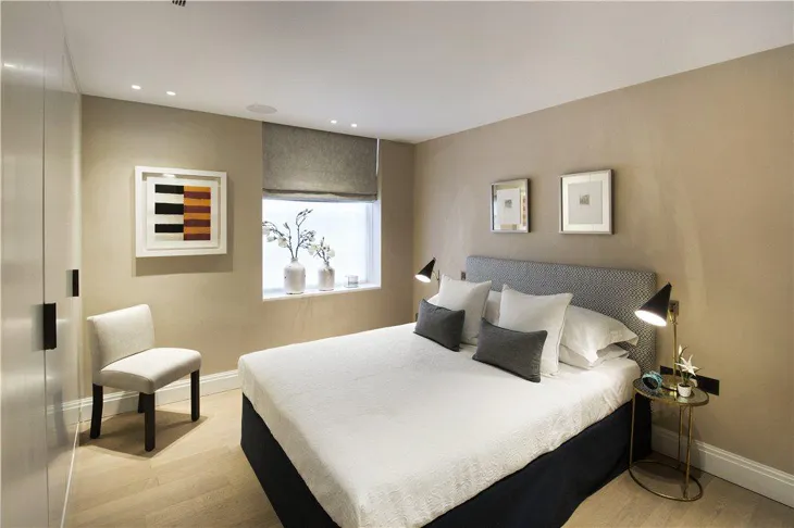 Flat Park Crescent in City of Westminster