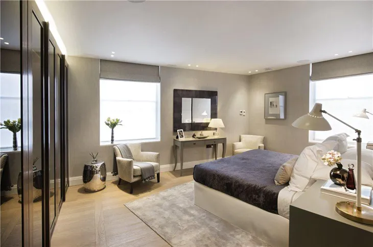 Flat Park Crescent in City of Westminster