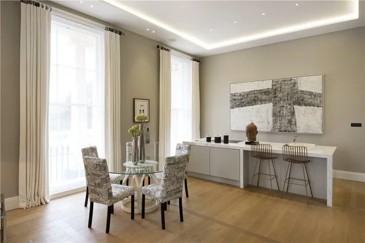 Flat Park Crescent in City of Westminster