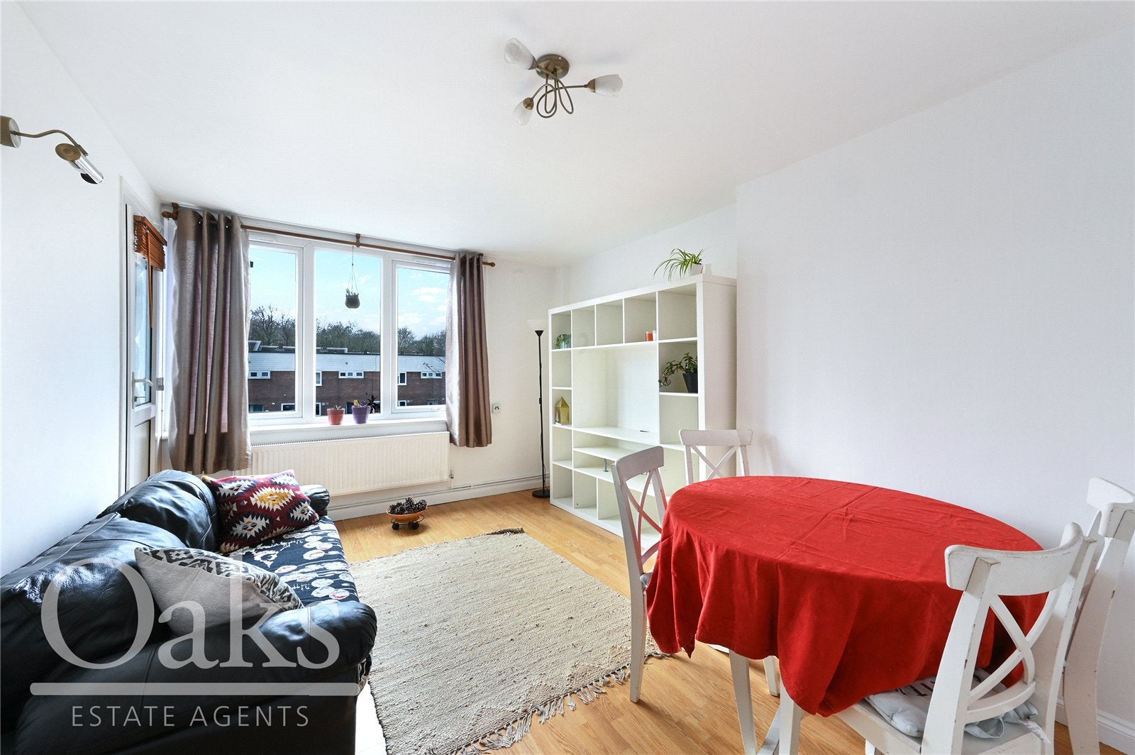 Flat Upper Tulse Hill in Greater London