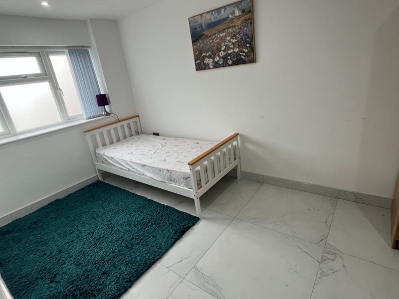 Flat Seacourt Road in Slough