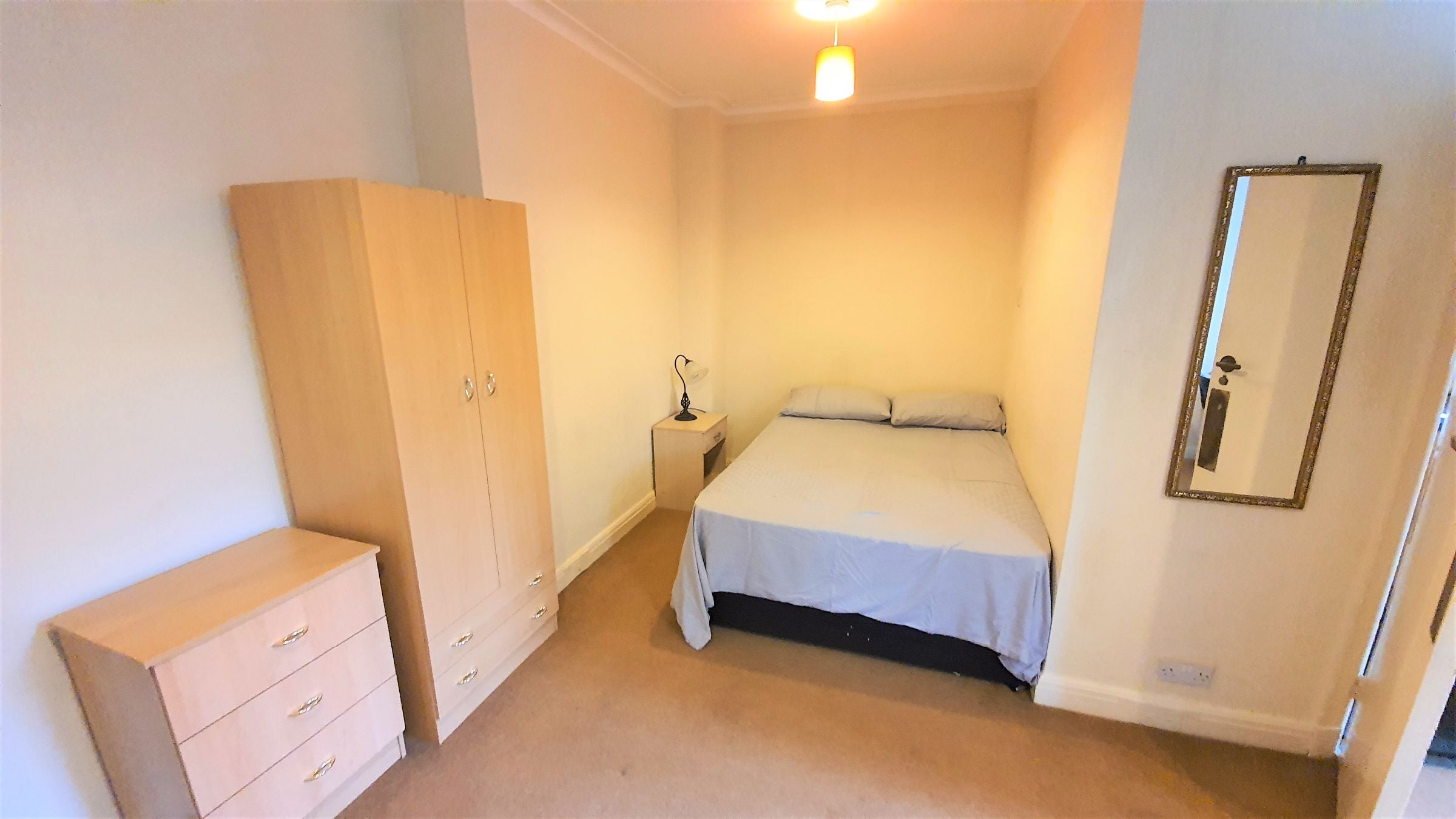 Flat Wilmslow Road in Manchester