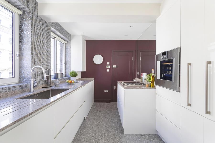 Flat Montrose Court in City of Westminster
