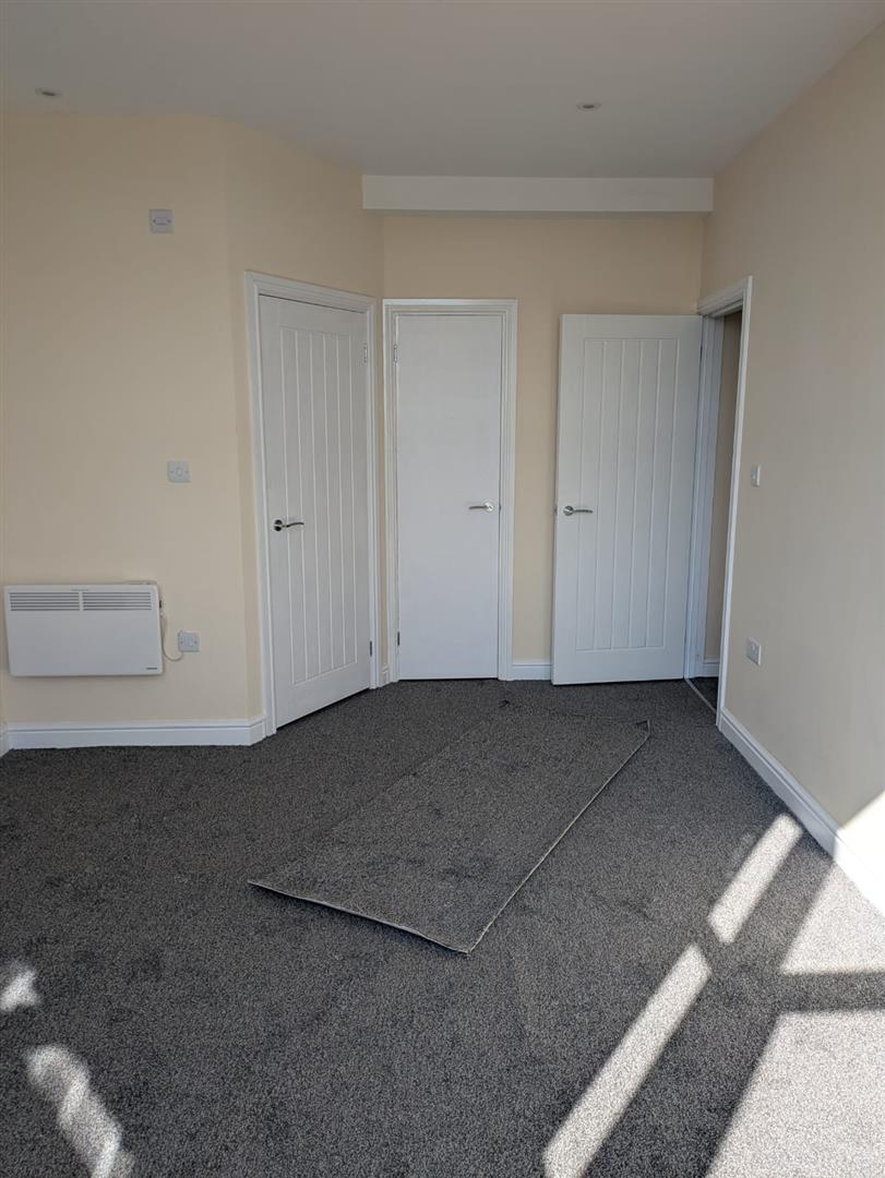 Flat High Street in Hirwaun