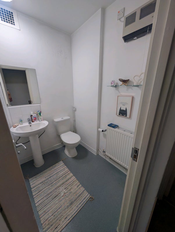 Room Atlas Road in Greater London