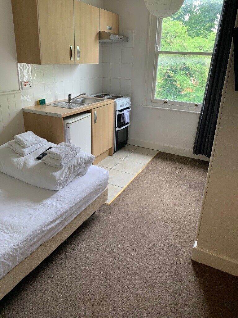 Flat Fellows Road in Greater London
