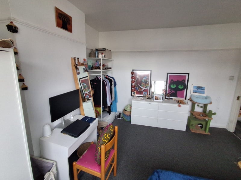 Room Donnybrook Road in Greater London