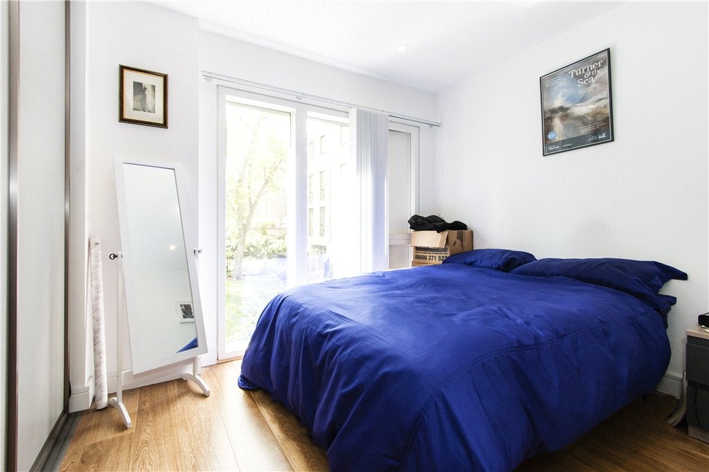 Flat Sidmouth Street in Greater London