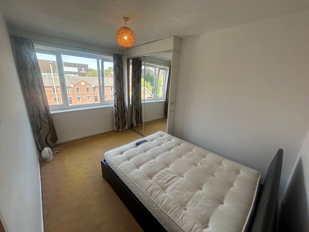 Flat Melville Place in Liverpool