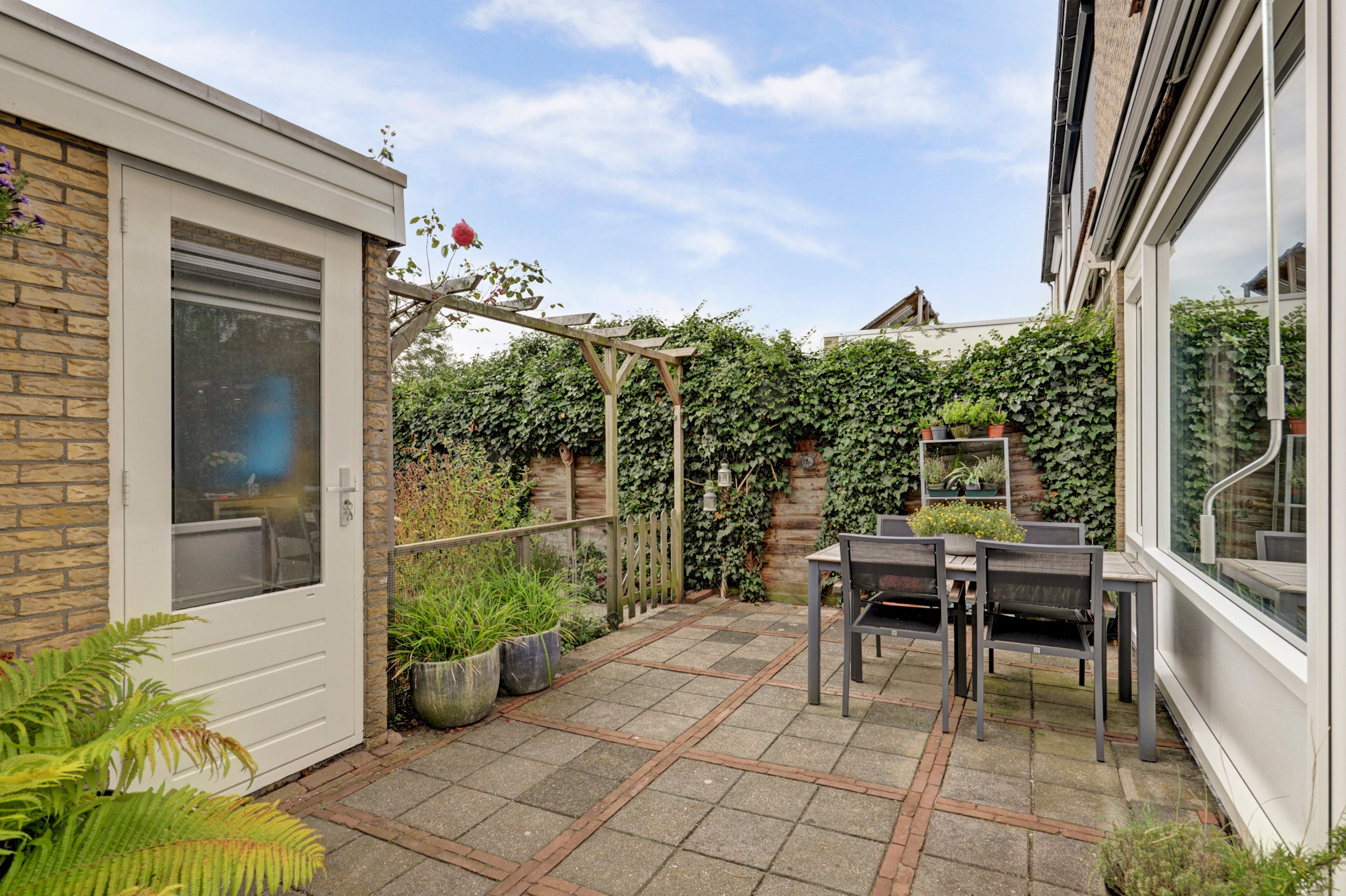 Tussenwoning te koop: Prickwaert 64, Sliedrecht