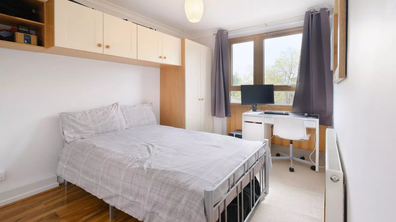 Flat Robsart Street in Greater London