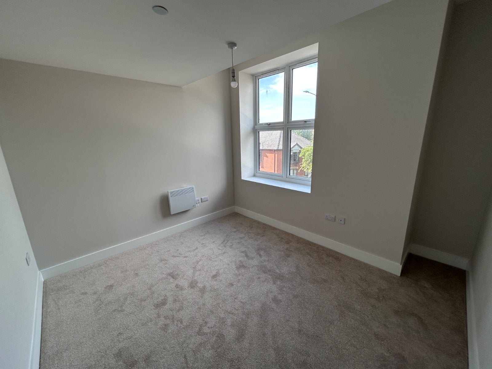 Flat Pinner Road in Greater London