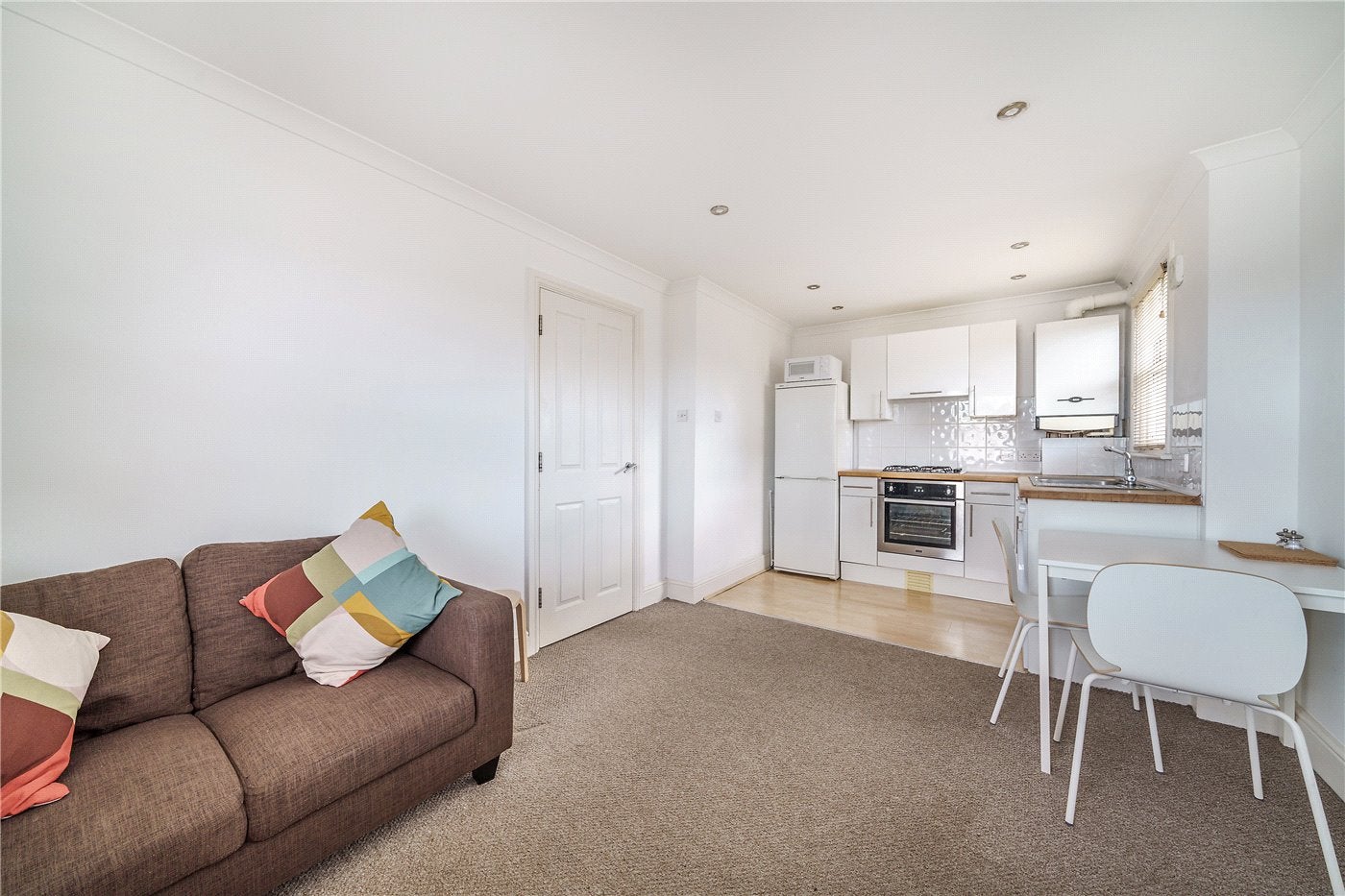 Flat Barry Road in Greater London