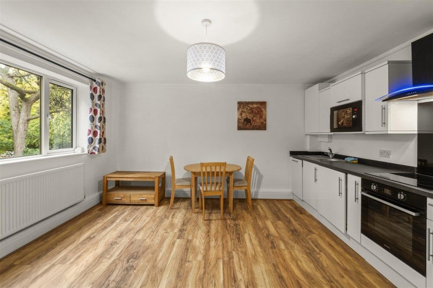 Flat Ashton Lane in Trafford