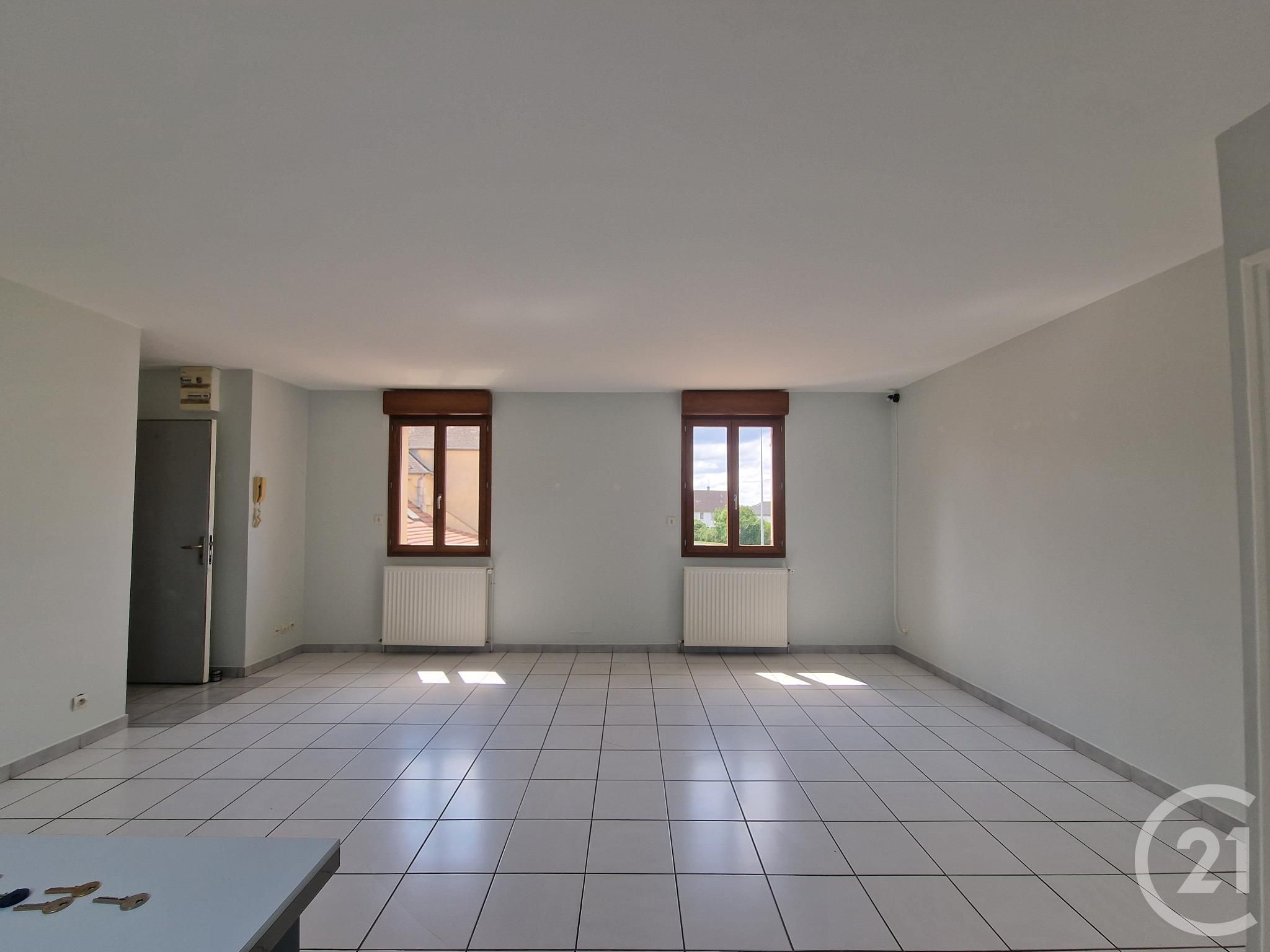Flat Rue Du Pressoir in Châteauneuf-Val-de-Bargis