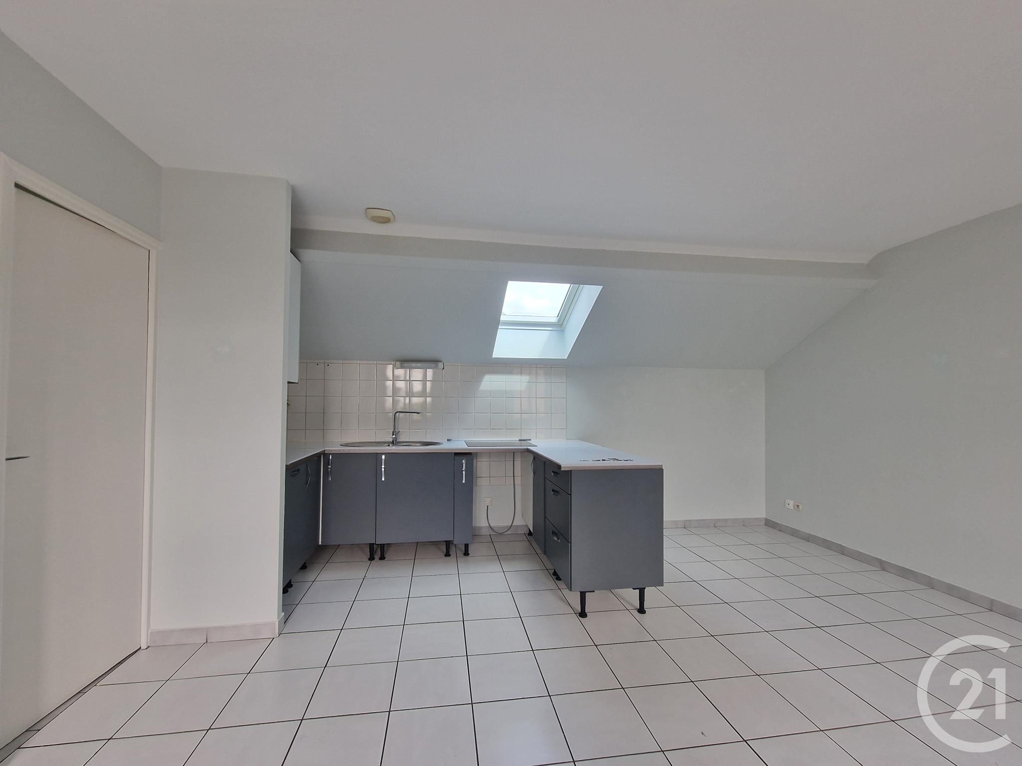 Flat Rue Du Pressoir in Châteauneuf-Val-de-Bargis