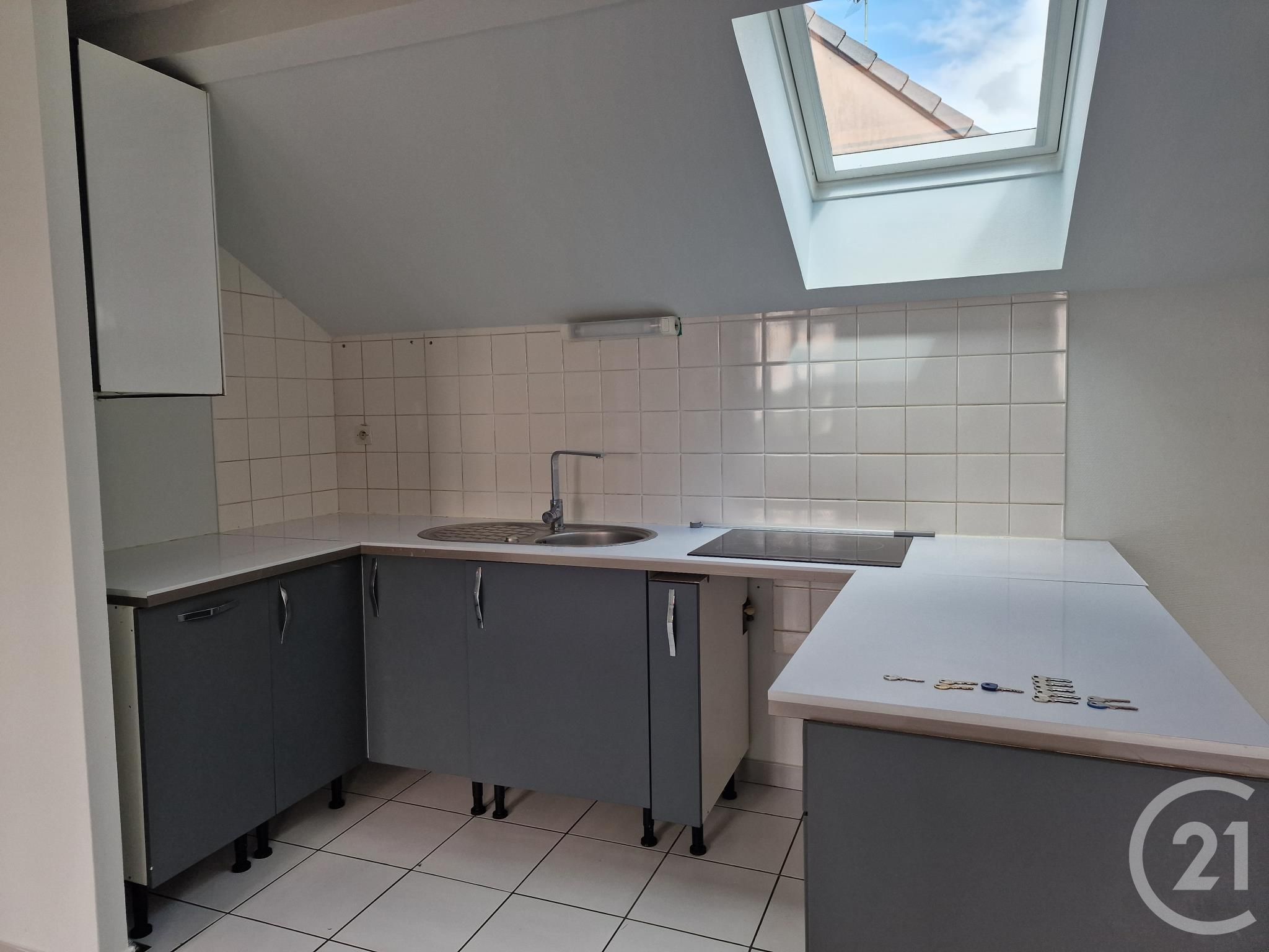 Flat Rue Du Pressoir in Châteauneuf-Val-de-Bargis