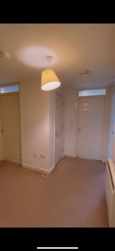 Room Westferry Road in Greater London