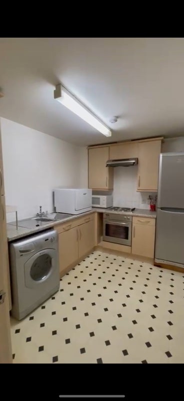 Room Westferry Road in Greater London