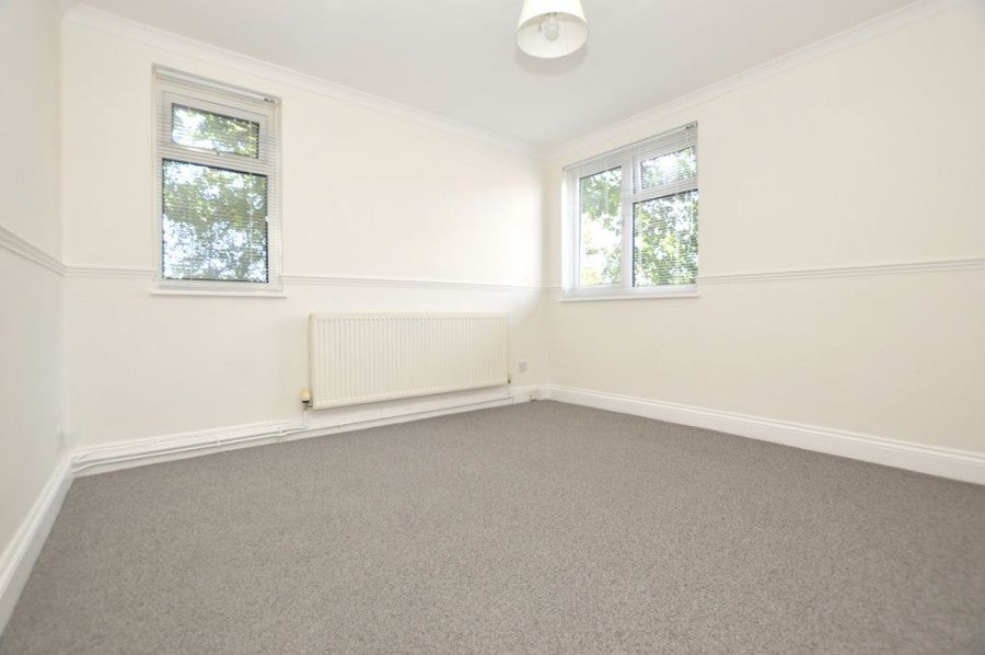 Flat Tudor Court in Tunbridge Wells