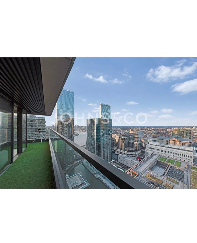 Room Wards Place in Greater London