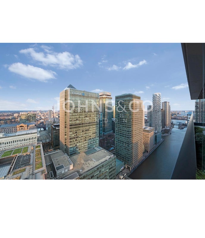 Room Wards Place in Greater London