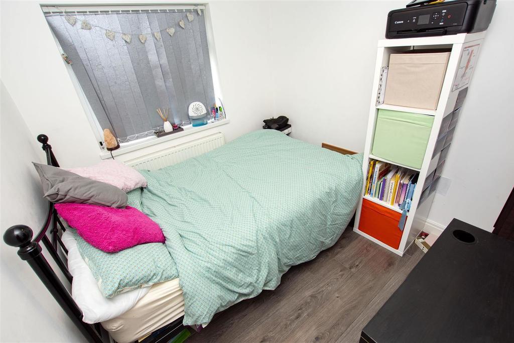 Flat Poole Crescent in Birmingham