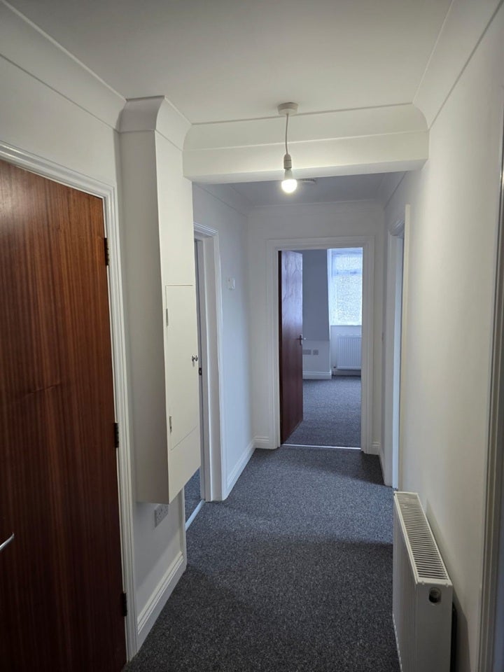 Flat Wimborne Road East in Ferndown