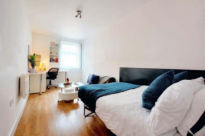 Flat Campbell Street in Leicester