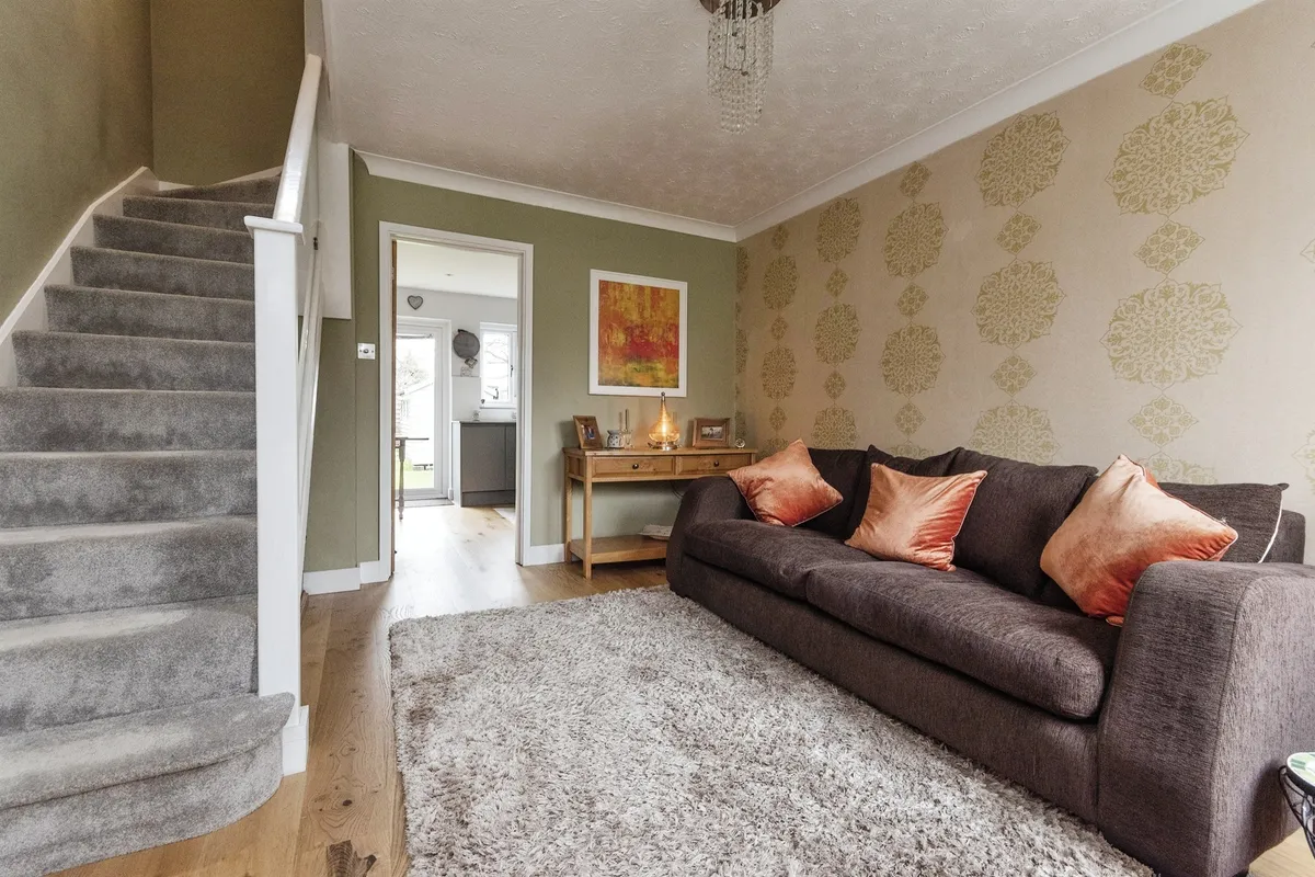 House Mulberry Close in Stotfold