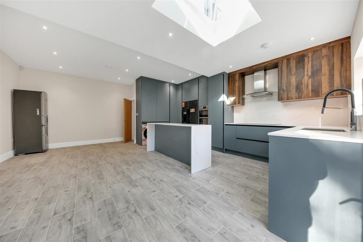 House Mighell Avenue in Greater London
