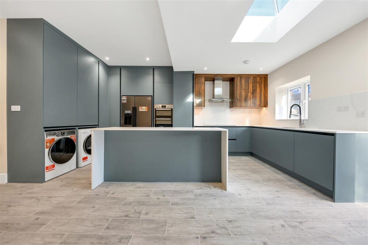 House Mighell Avenue in Greater London