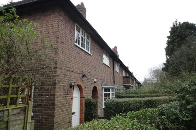 Flat Prospect Place in Greater London