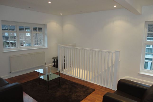 Flat Prospect Place in Greater London