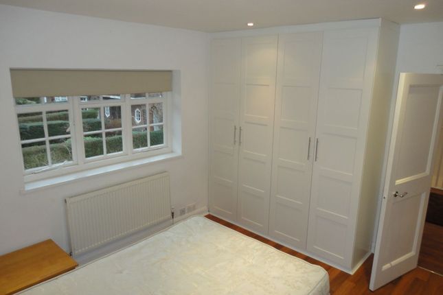 Flat Prospect Place in Greater London